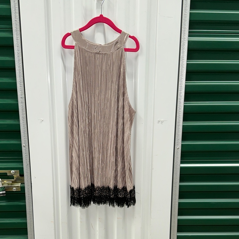 Simply Styled Beige and Black Women's Top